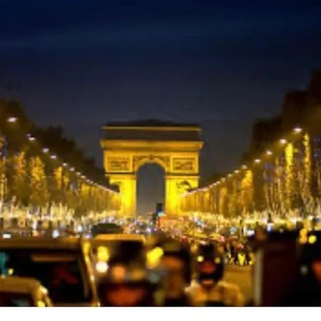 Center Of - Elegant In Highly Secured Area Parigi